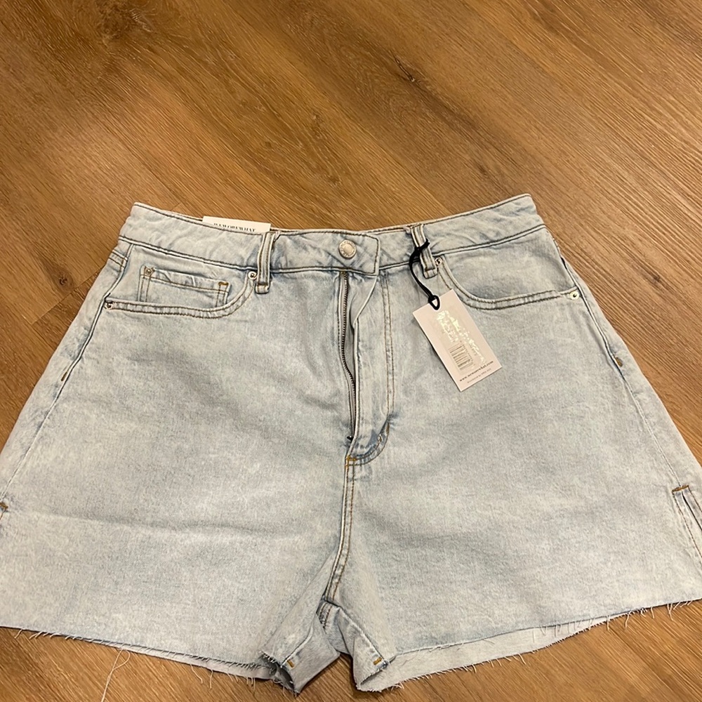 WeWoreWhat High Rise Boyfriend Short